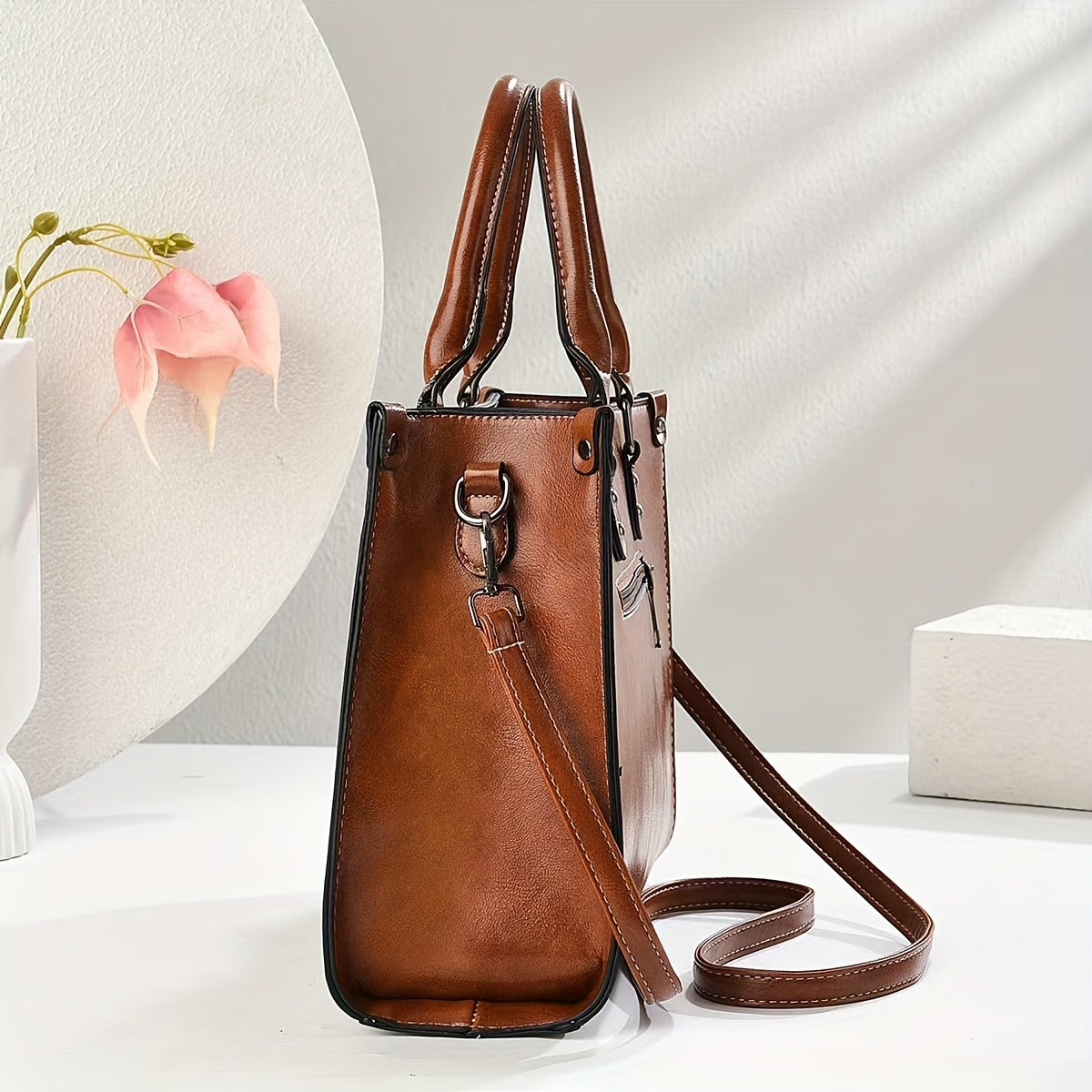 Kylie | Handbag in Structured Leather