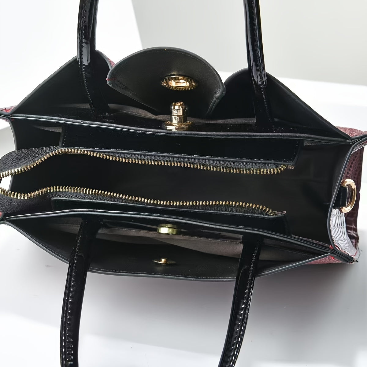 Kayla | Elegant mule bag with crocodile pattern