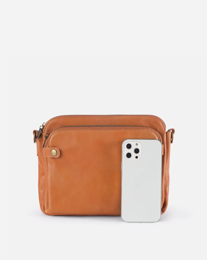 Freja | Urban leather crossbody bag