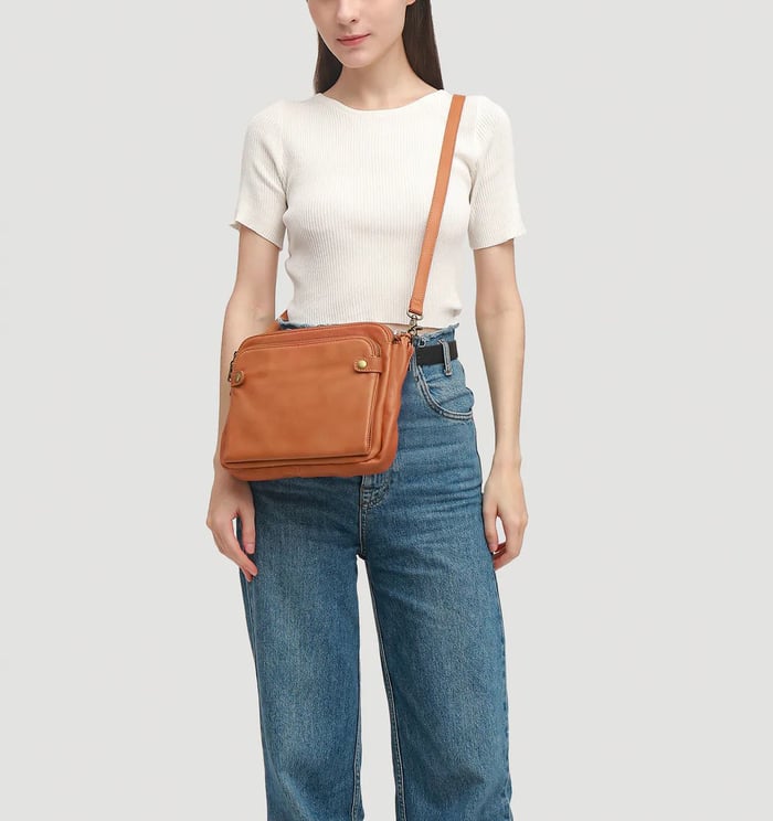 Freja | Urban leather crossbody bag