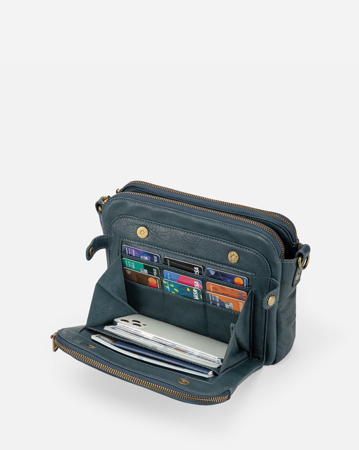 Freja | Urban leather crossbody bag