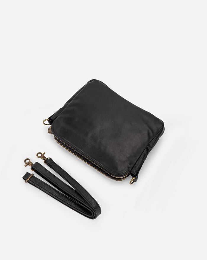 Freja | Urban leather crossbody bag